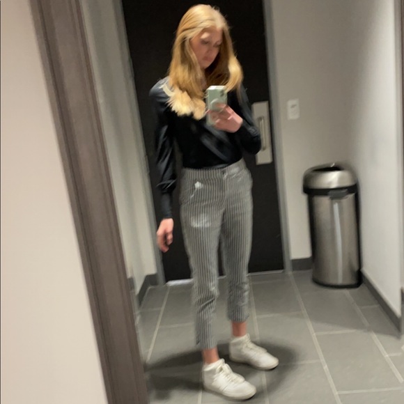 Meet your Posher, Noelle - Picture 1 of 1